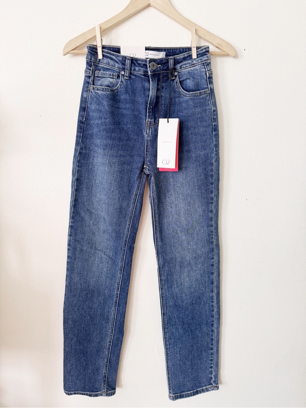 Q2 Mid Blue Straight-Leg Jeans NWT XS